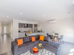 Cosy brand New Tarneit